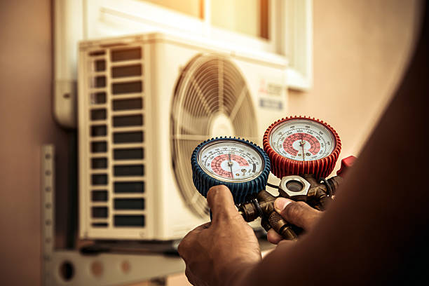 Professional Hvac technician working in Princeton, IN